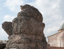 Mausoleo, I secolo. Detto il Torrione